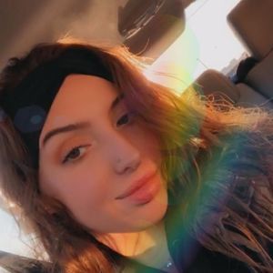 Meet your Posher, Corina